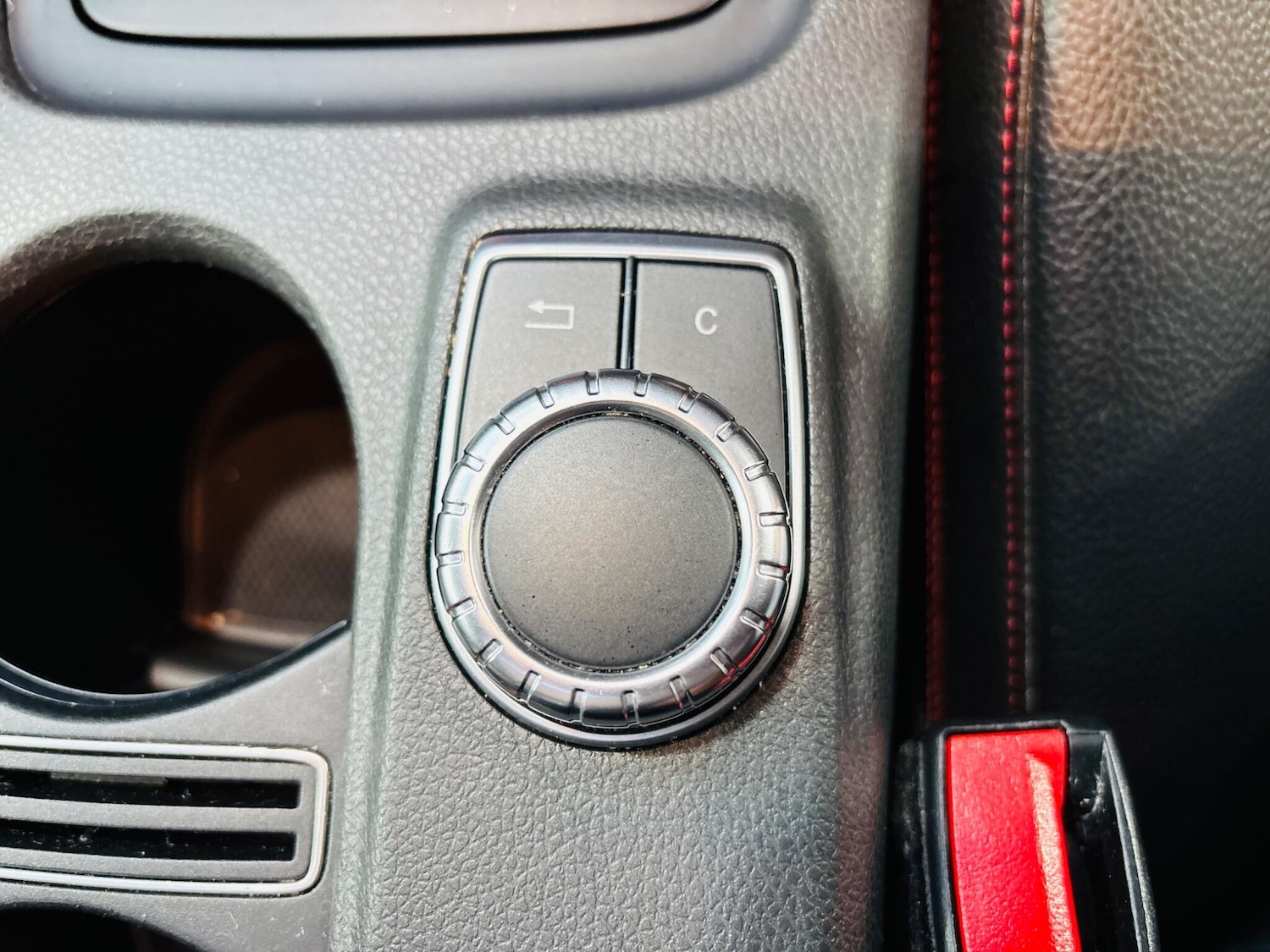 Used Mercedes-Benz GLA 2015 for sale - 76388644: Photo 30