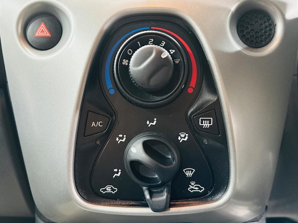 Used Toyota AYGO 2015 for sale - 75339442: Photo 22