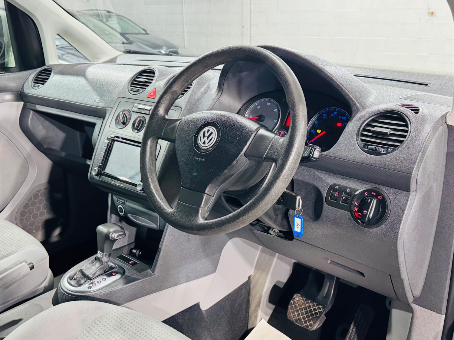 Used Volkswagen Caddy Maxi Life 2008 for sale - 77344692: Photo 11