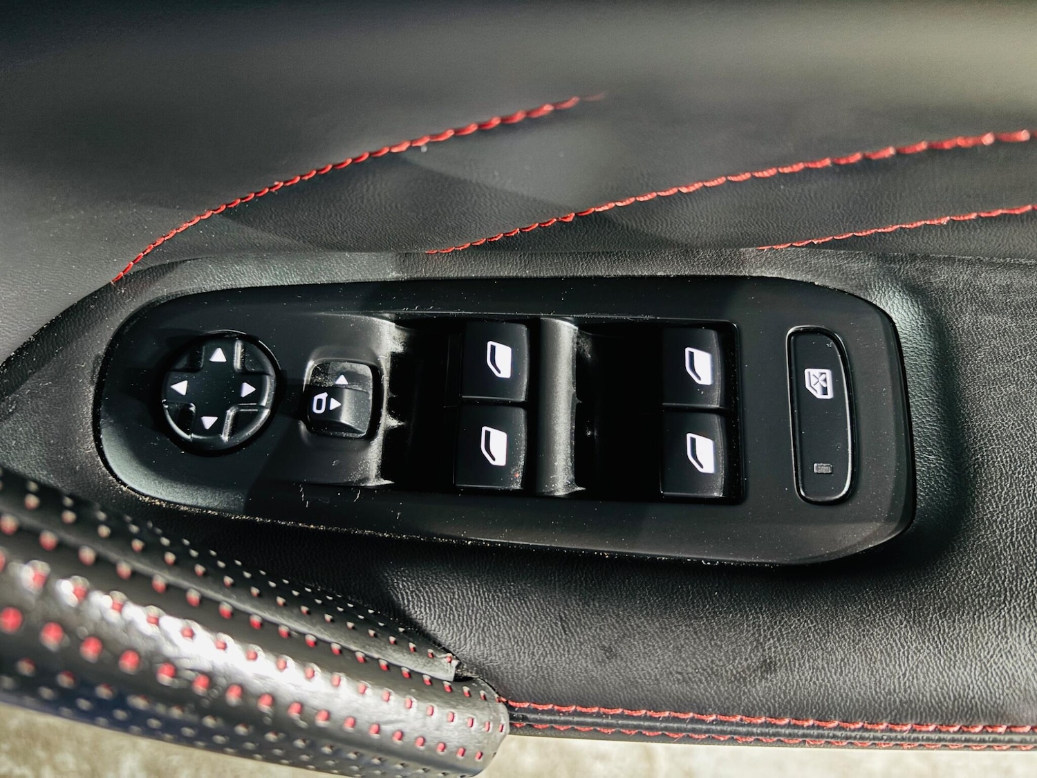 Used Peugeot 308 2015 for sale - 76752694: Photo 17