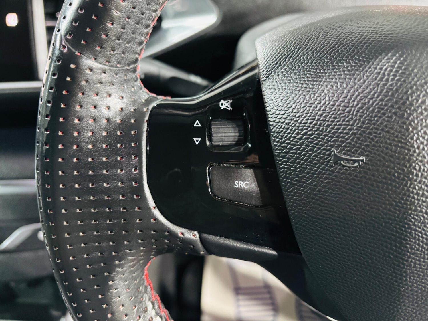 Used Peugeot 308 2015 for sale - 76752694: Photo 20