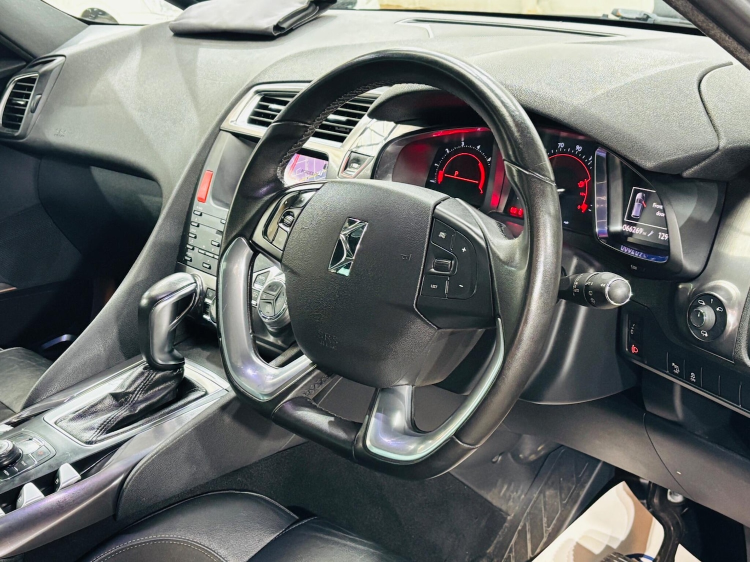 Used Citroen DS5 2012 for sale - 78170421: Photo 11