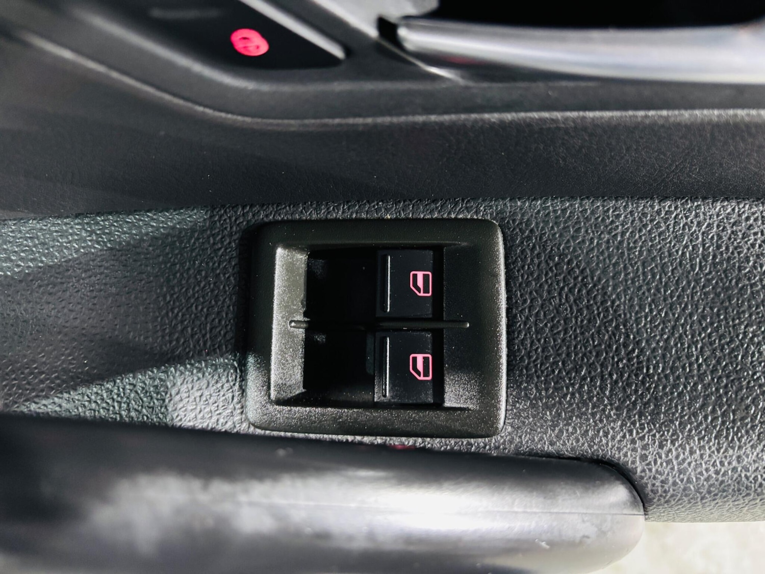 Used Volkswagen Scirocco 2014 for sale - 76360384: Photo 17