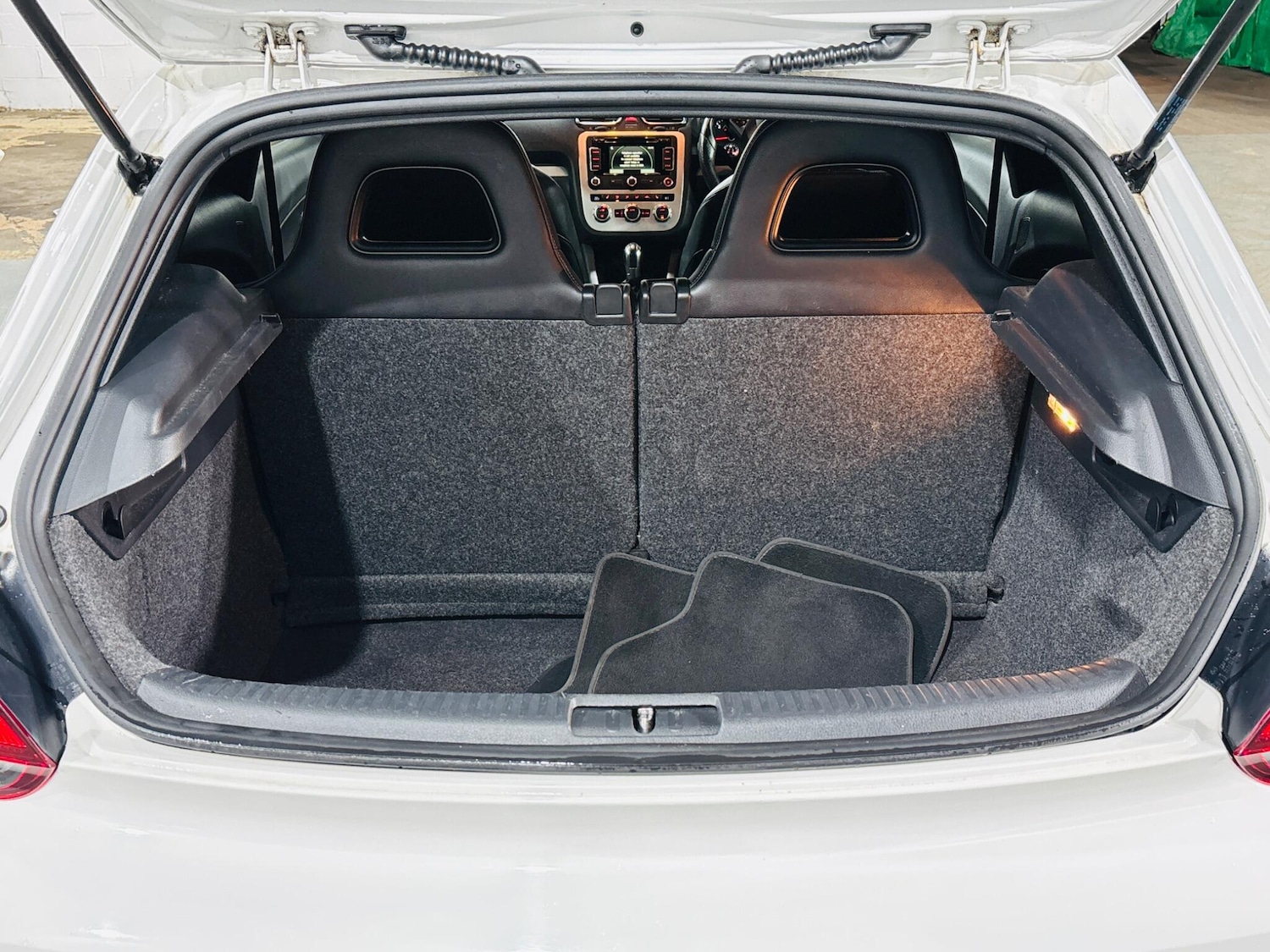 Used Volkswagen Scirocco 2014 for sale - 76360384: Photo 37