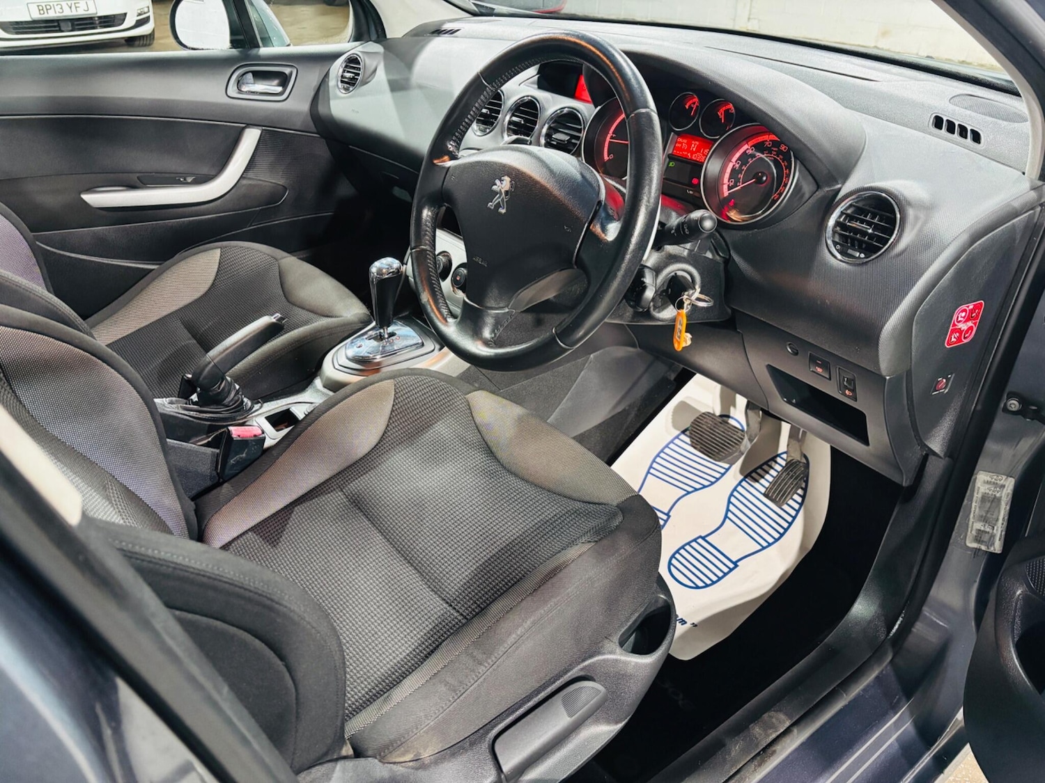 Used Peugeot 308 2011 for sale - 77359189: Photo 10