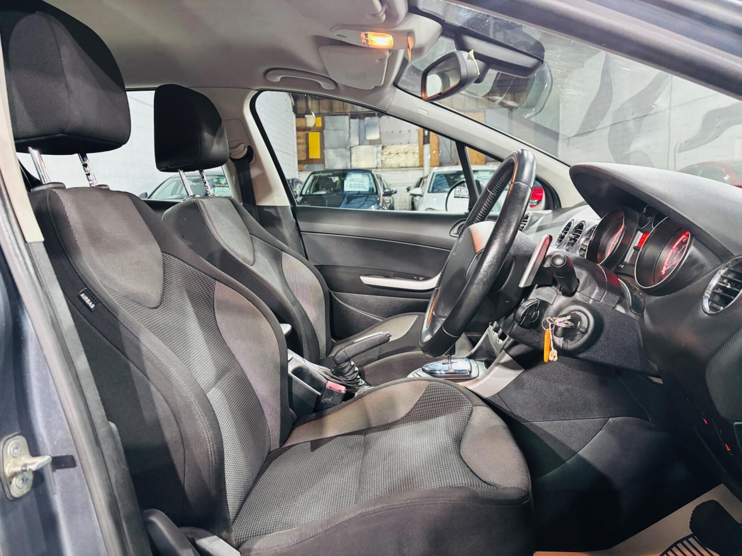 Used Peugeot 308 2011 for sale - 77359189: Photo 13