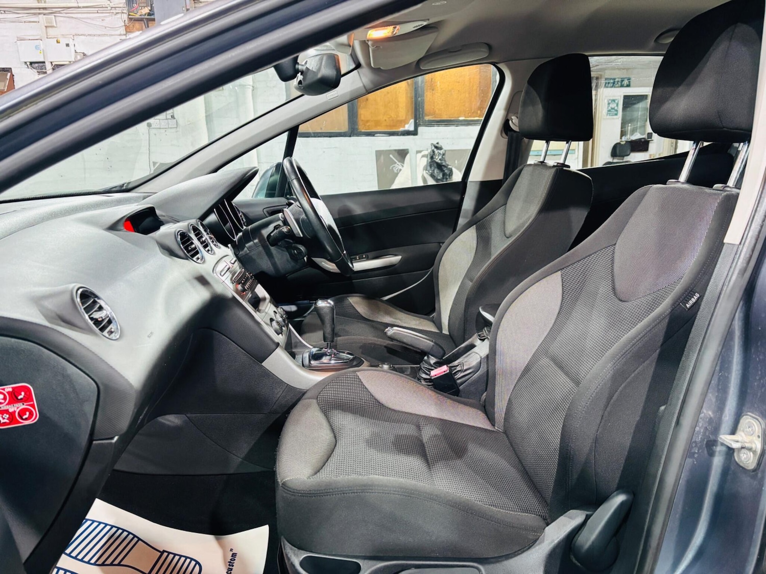 Used Peugeot 308 2011 for sale - 77359189: Photo 15