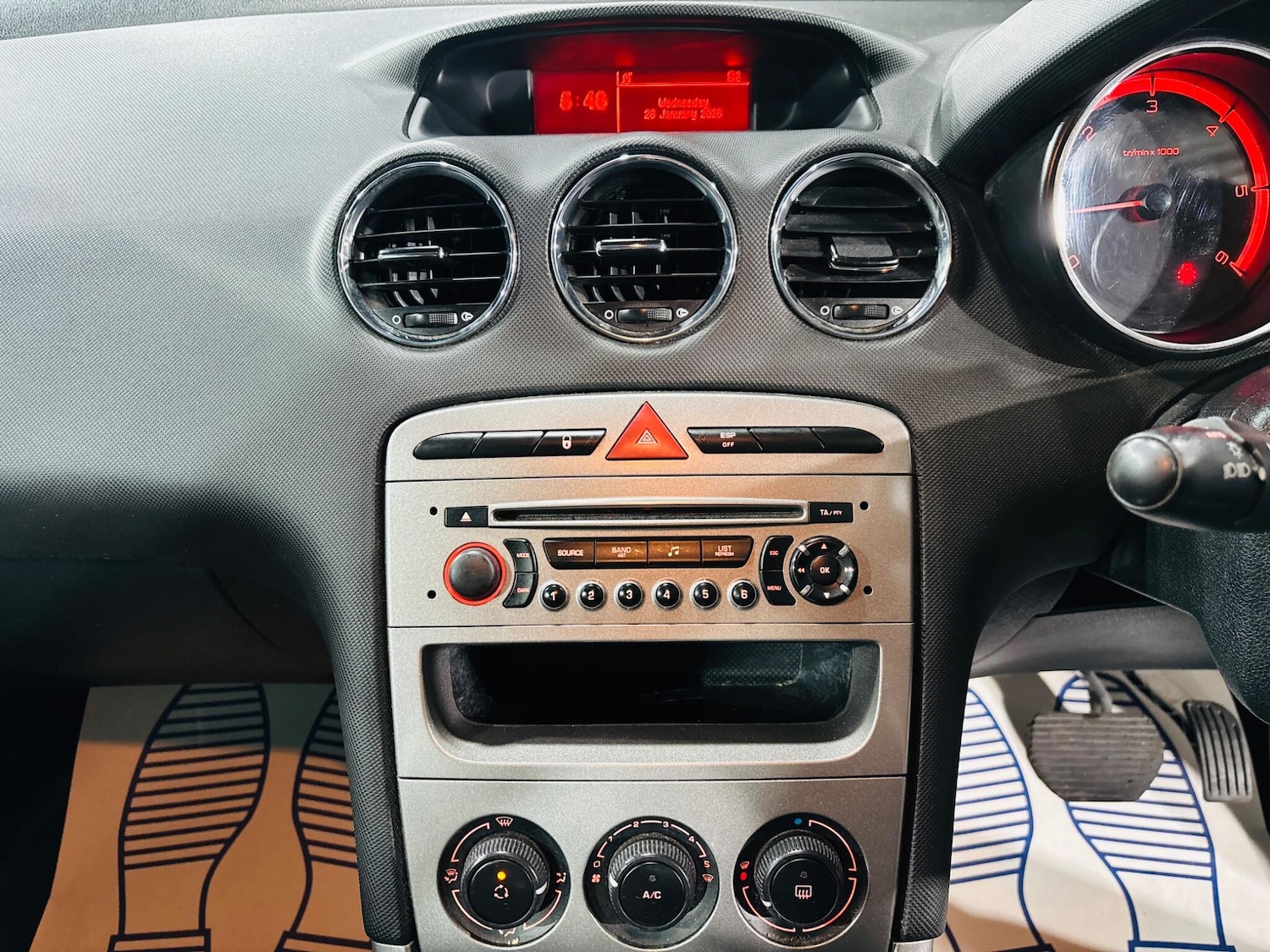 Used Peugeot 308 2011 for sale - 77359189: Photo 20