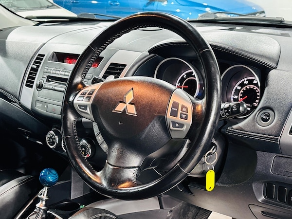 Used Mitsubishi Outlander 2011 for sale - 76314820: Photo 11
