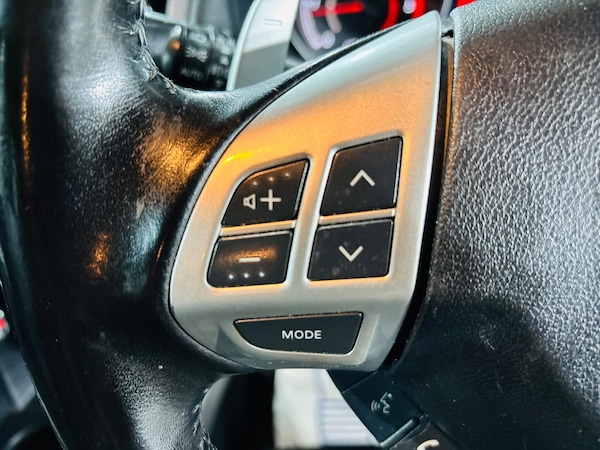 Used Mitsubishi Outlander 2011 for sale - 76314820: Photo 20