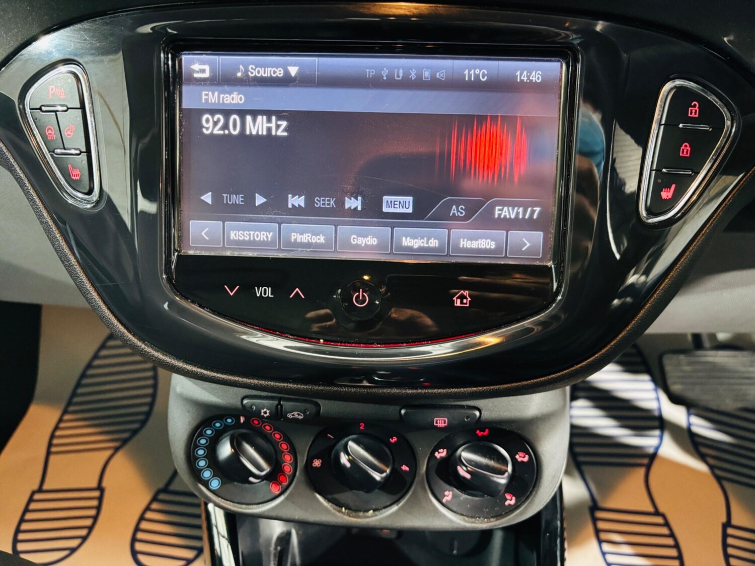 Used Vauxhall Corsa 2015 for sale - 77646971: Photo 22