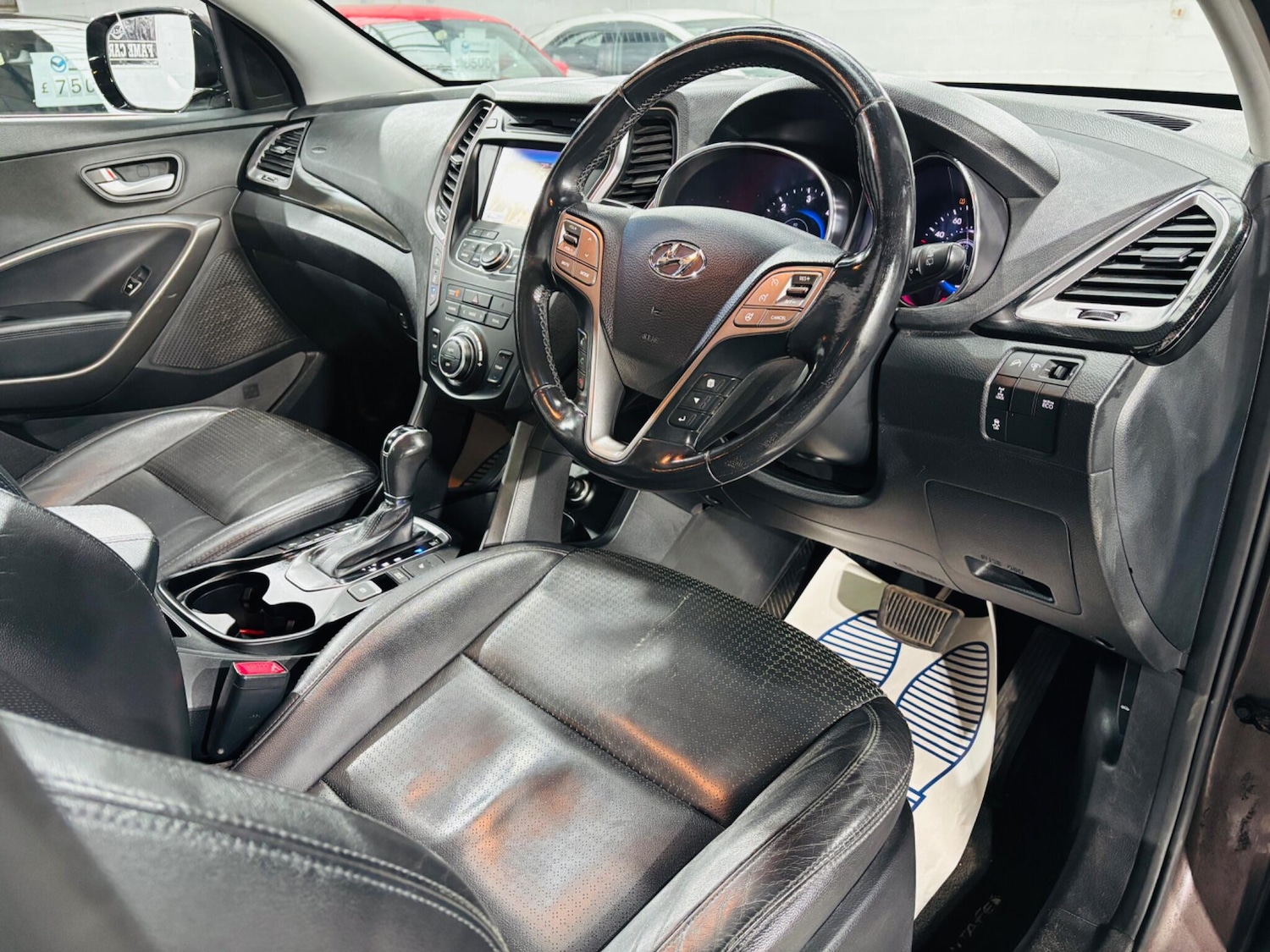 Used Hyundai Santa Fe 2014 for sale - 76398829: Photo 10