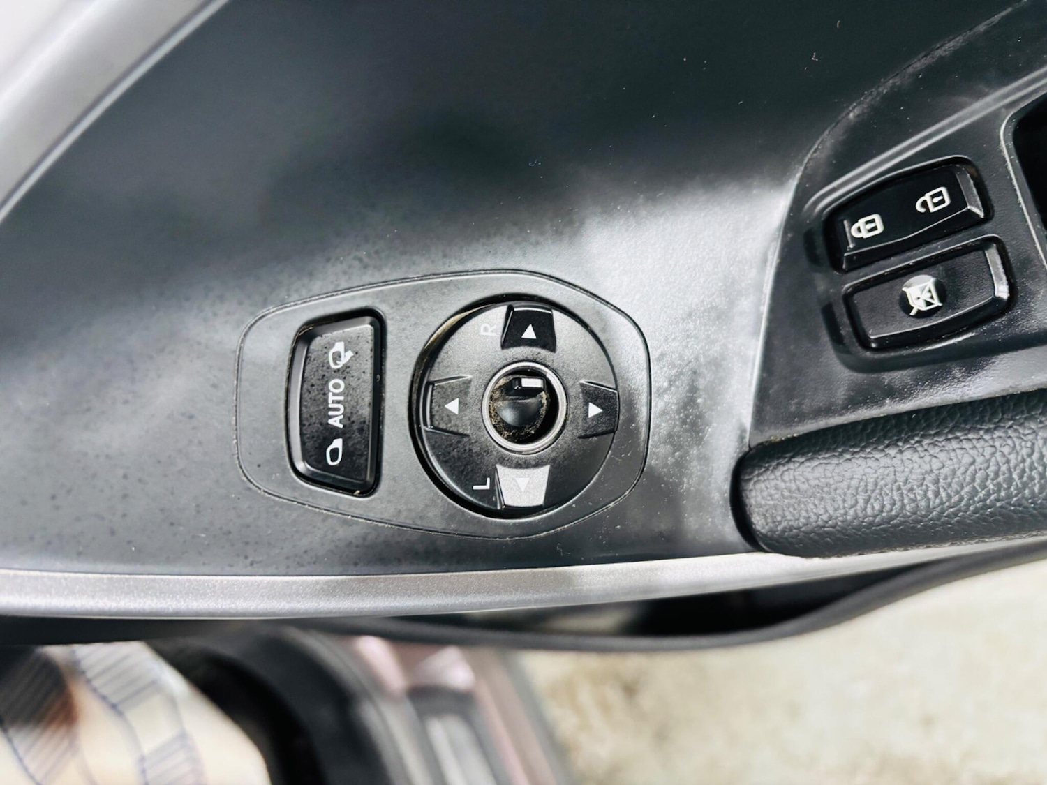 Used Hyundai Santa Fe 2014 for sale - 76398829: Photo 18