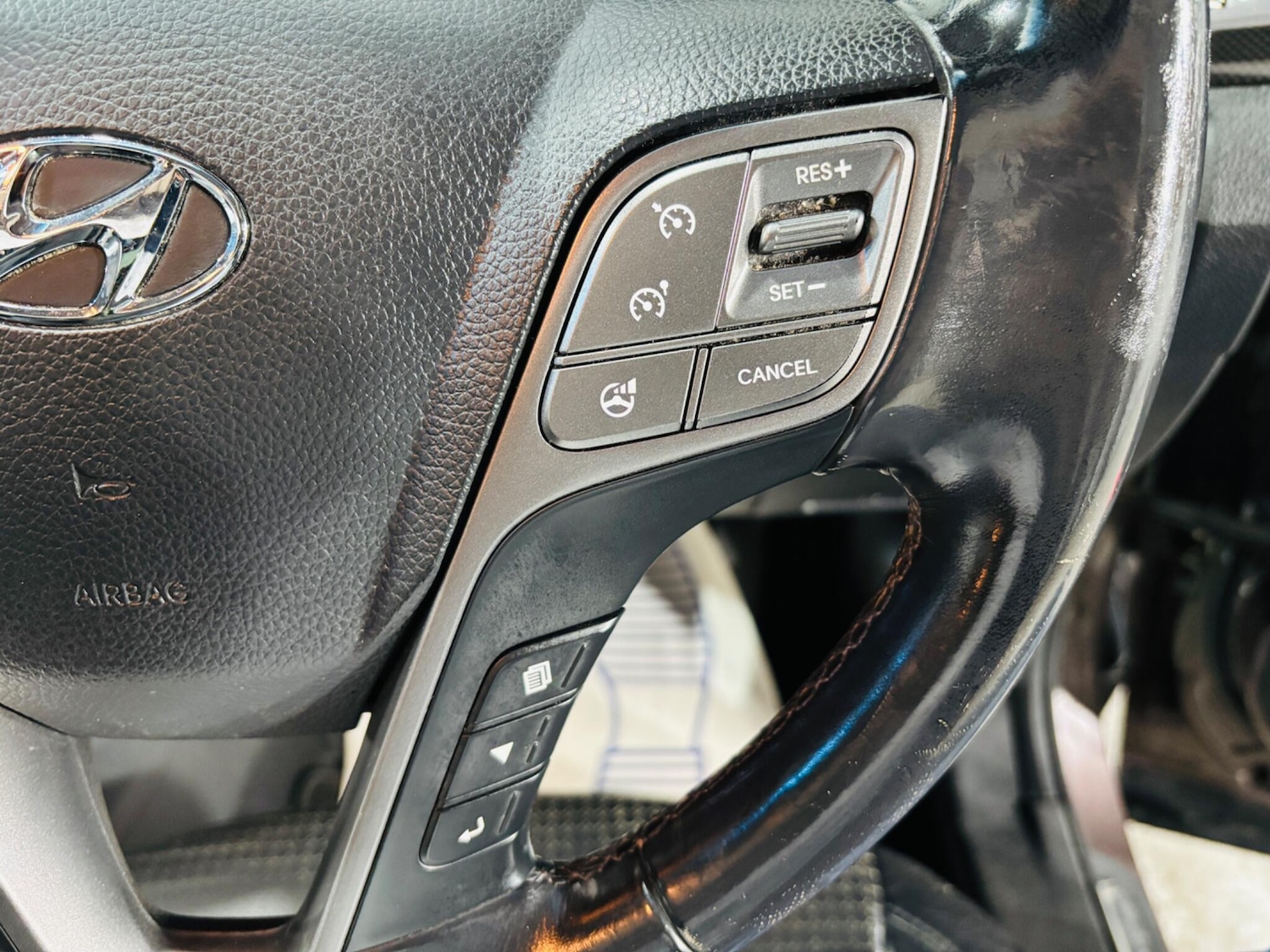 Used Hyundai Santa Fe 2014 for sale - 76398829: Photo 21