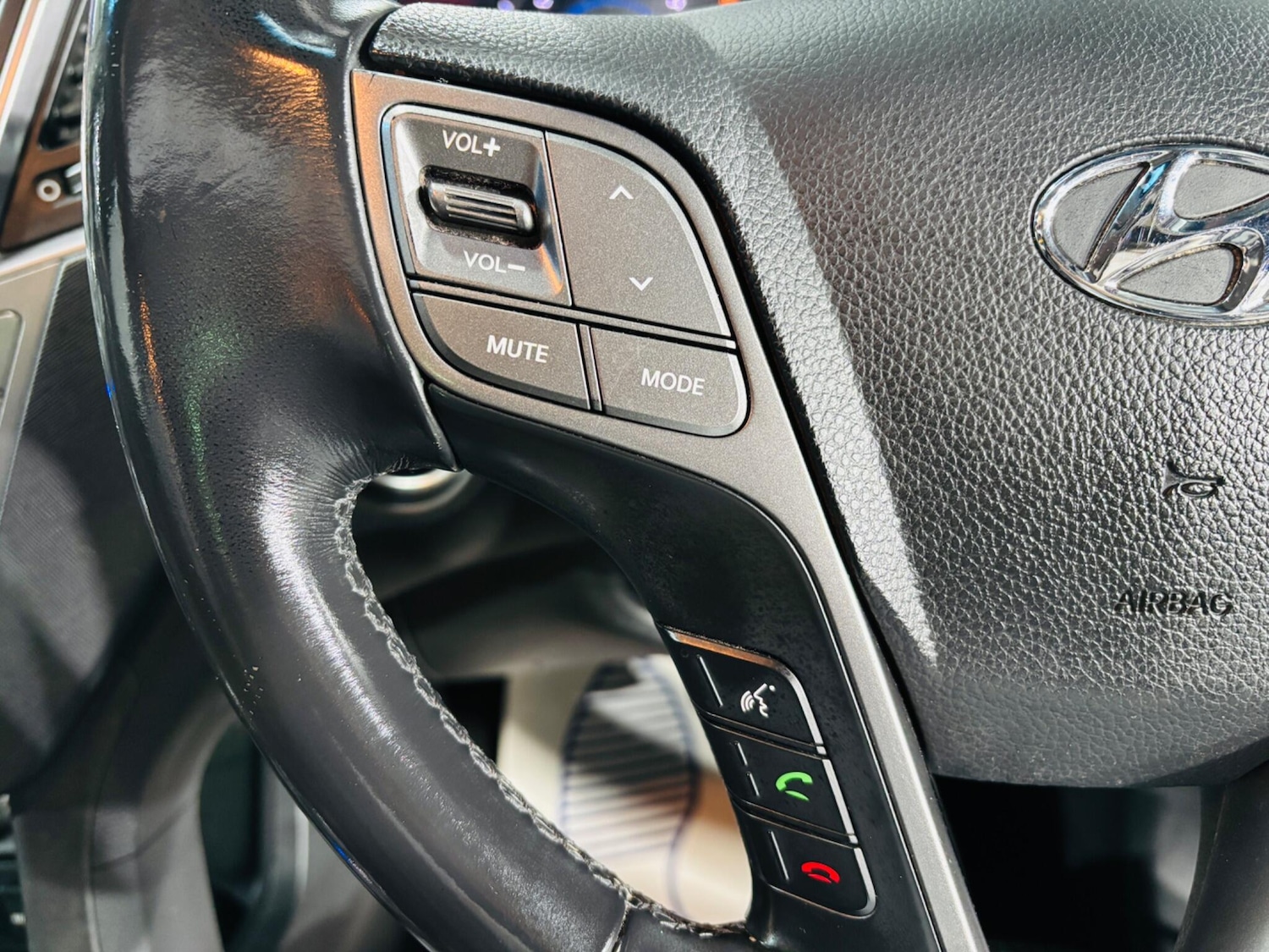 Used Hyundai Santa Fe 2014 for sale - 76398829: Photo 22