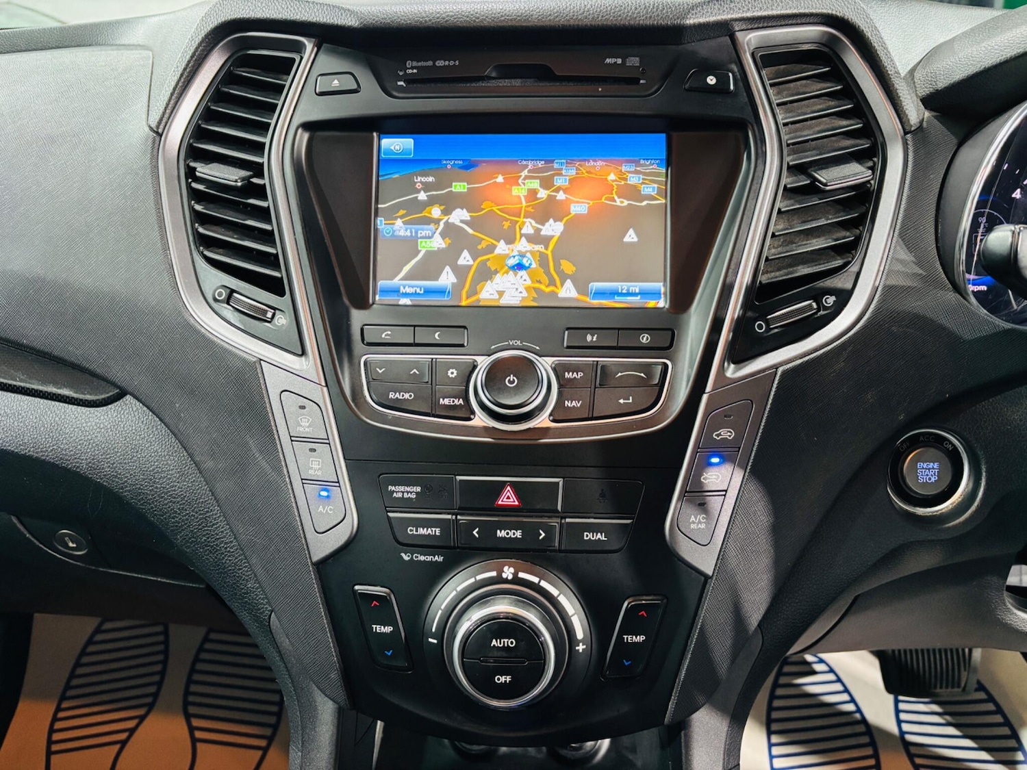 Used Hyundai Santa Fe 2014 for sale - 76398829: Photo 23