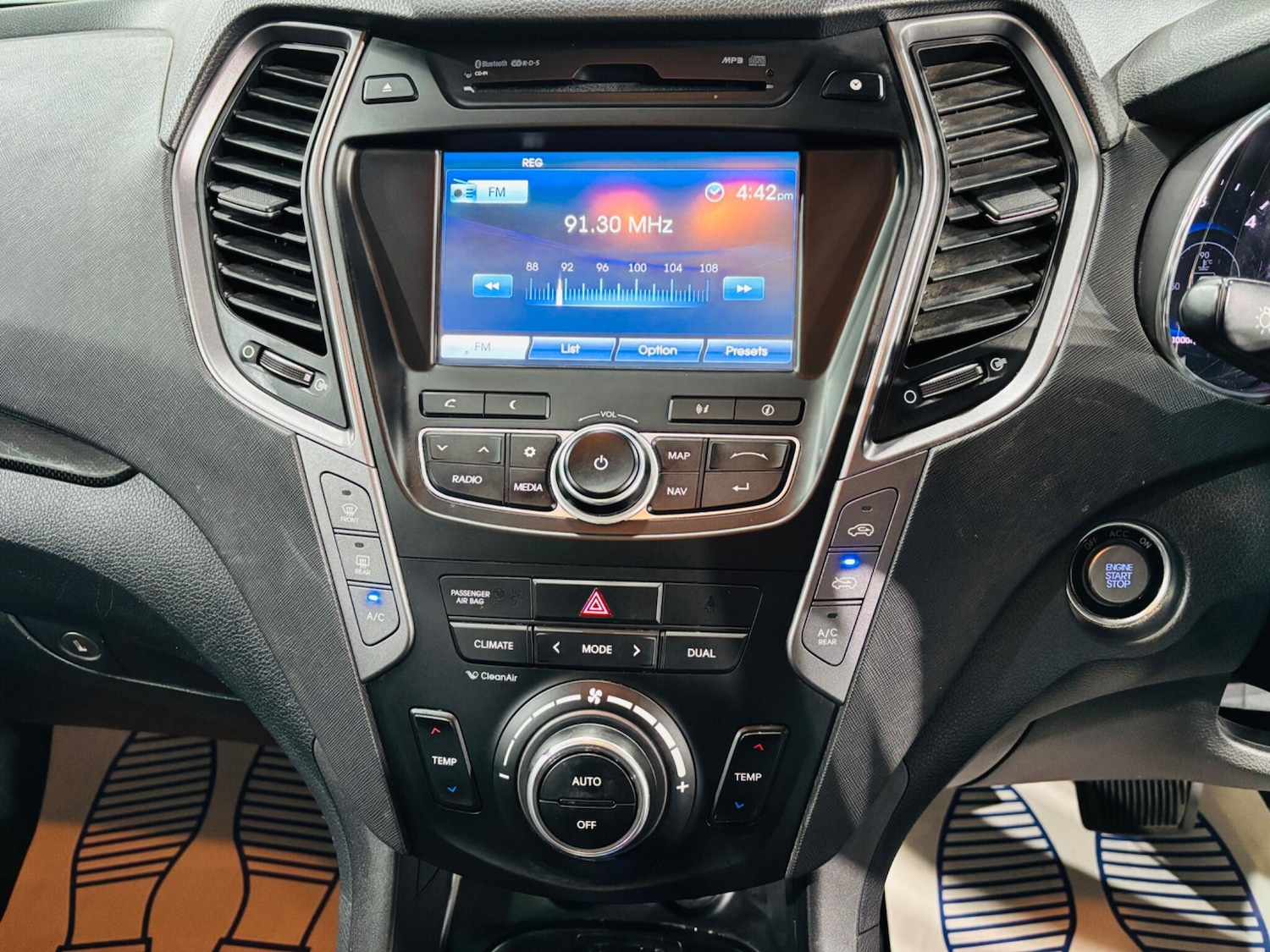 Used Hyundai Santa Fe 2014 for sale - 76398829: Photo 24