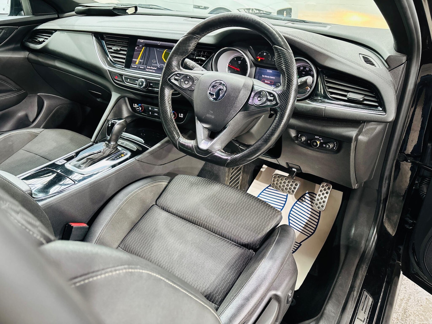 Used Vauxhall Insignia 2018 for sale - 76227421: Photo 10