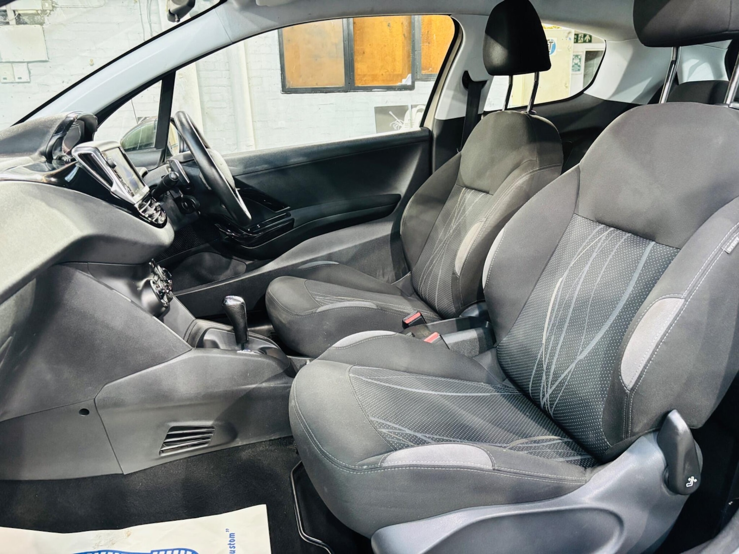 Used Peugeot 208 2014 for sale - 77957578: Photo 15