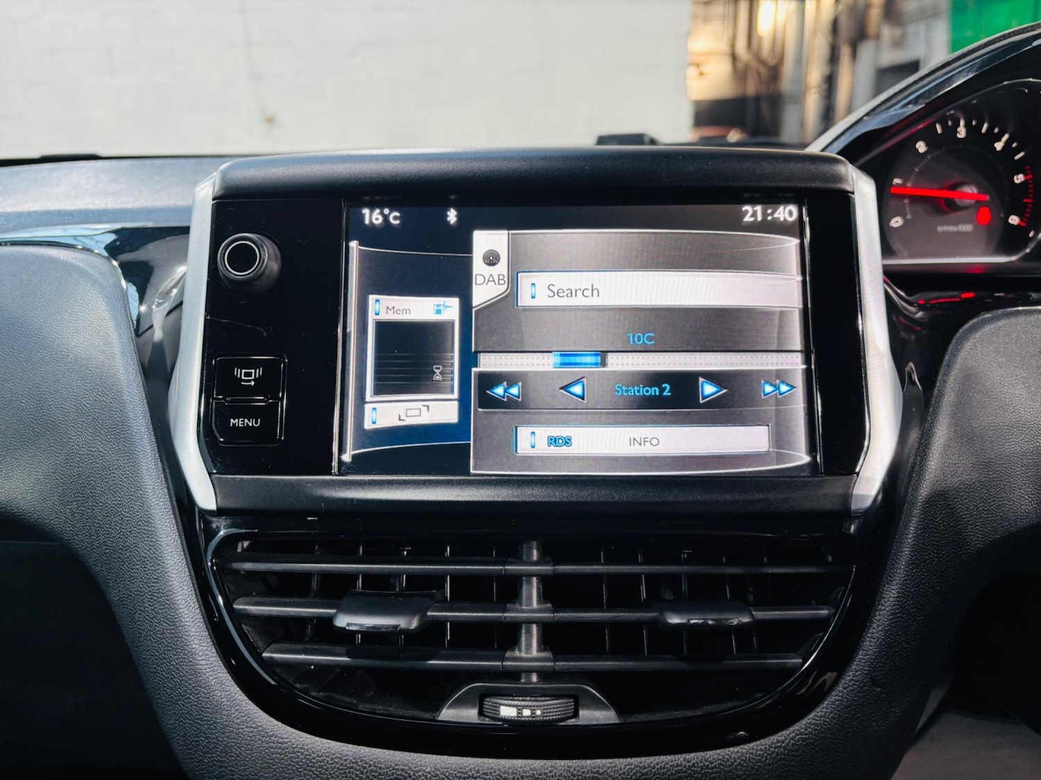 Used Peugeot 208 2014 for sale - 77957578: Photo 17