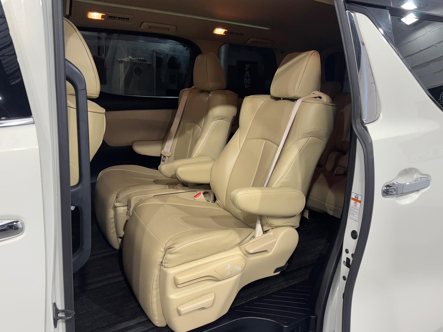 Used Toyota Alphard for sale - 77314746: Photo 14