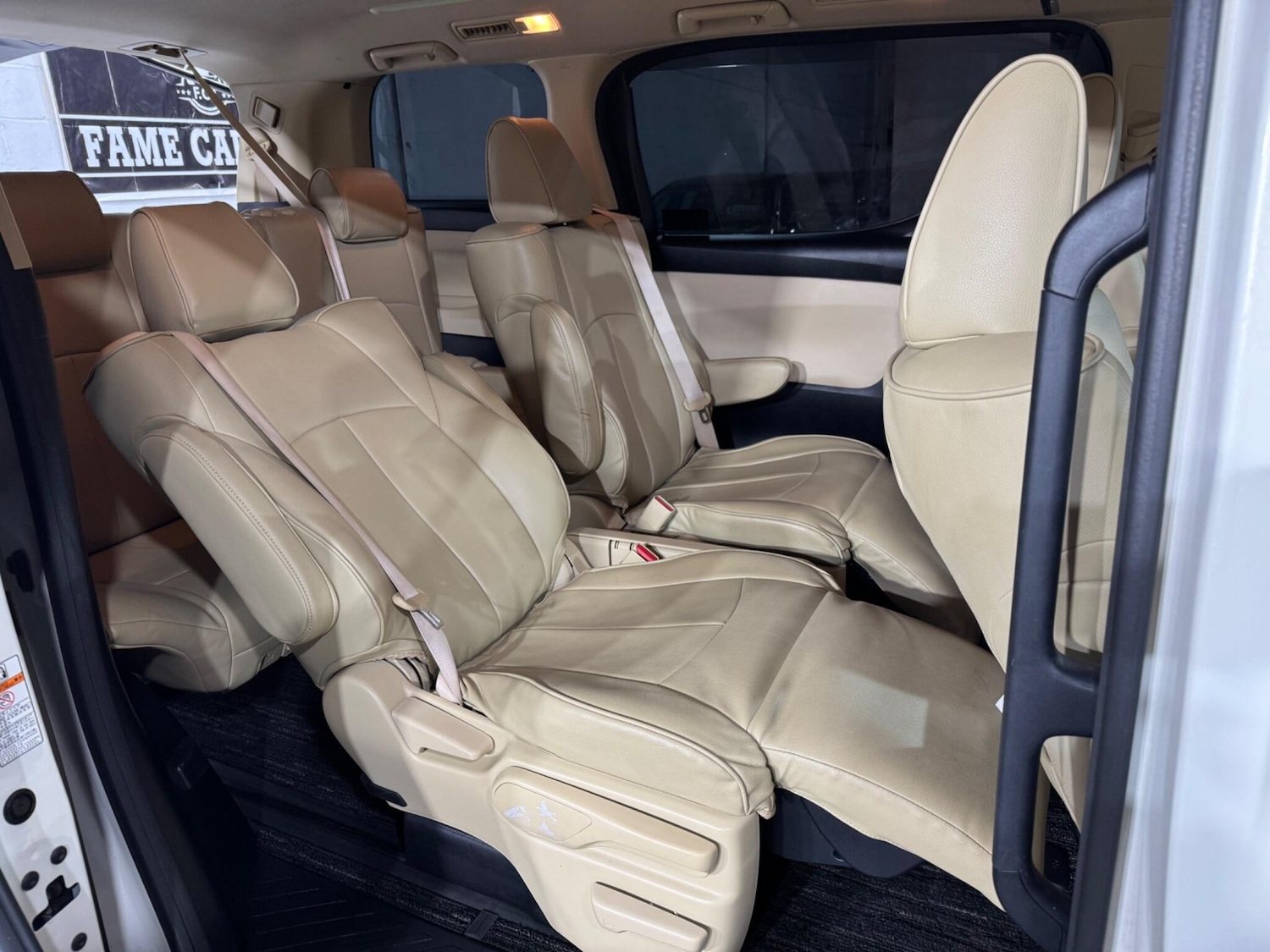 Used Toyota Alphard for sale - 77314746: Photo 16