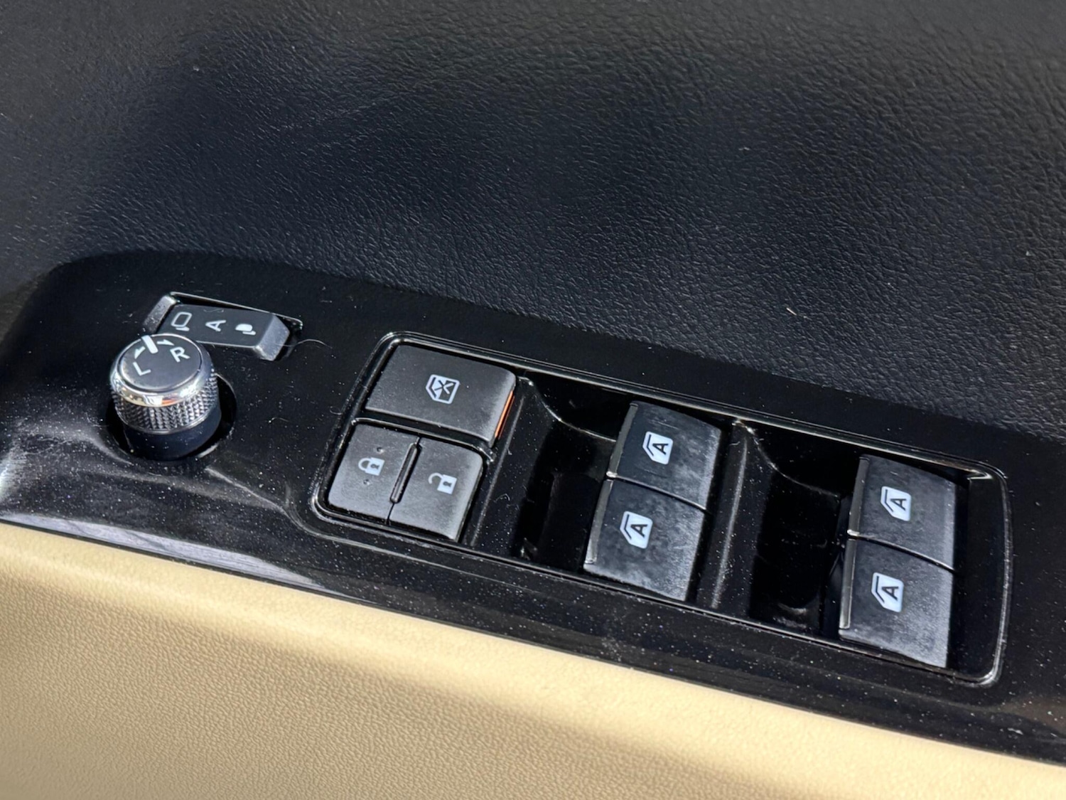 Used Toyota Alphard for sale - 77314746: Photo 24