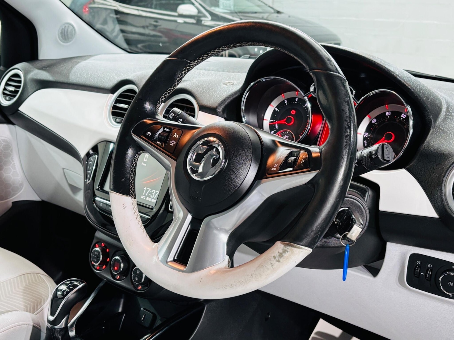 Used Vauxhall ADAM 2017 for sale - 76825194: Photo 11