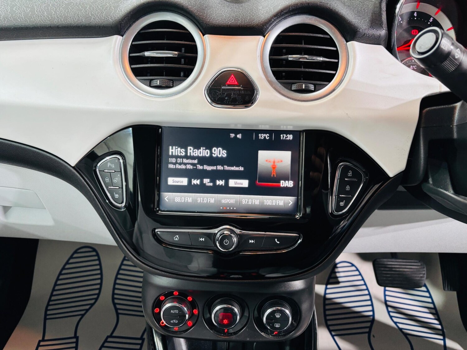 Used Vauxhall ADAM 2017 for sale - 76825194: Photo 24