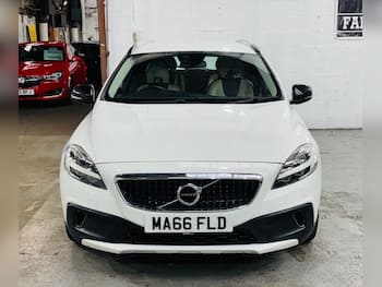 Used Volvo V40 2016 for sale - 79688545: Photo