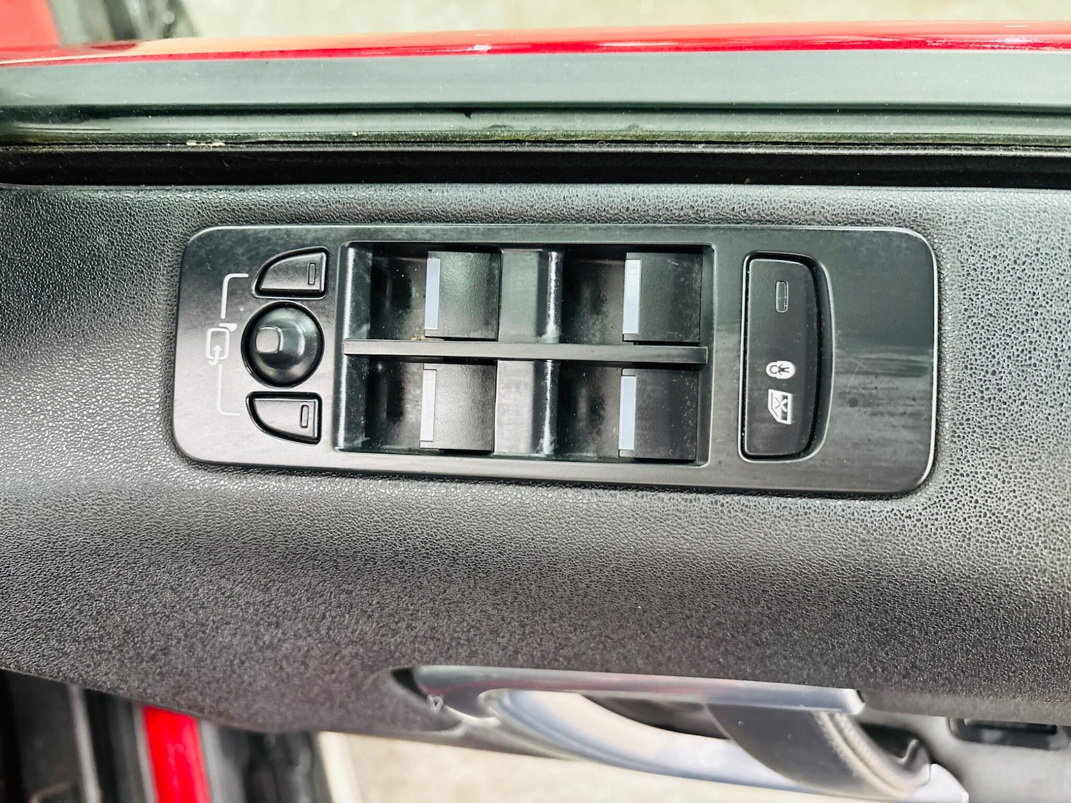 Used Land Rover Discovery Sport 2015 for sale - 77898348: Photo 18