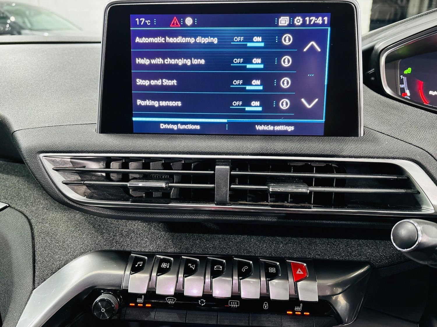 Used Peugeot 5008 2018 for sale - 76158689: Photo 25