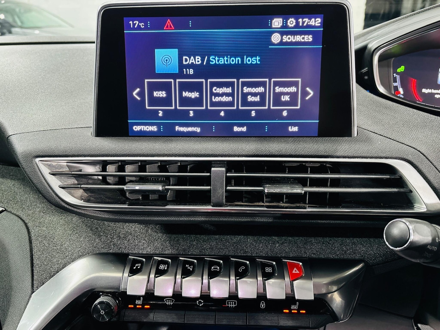 Used Peugeot 5008 2018 for sale - 76158689: Photo 28
