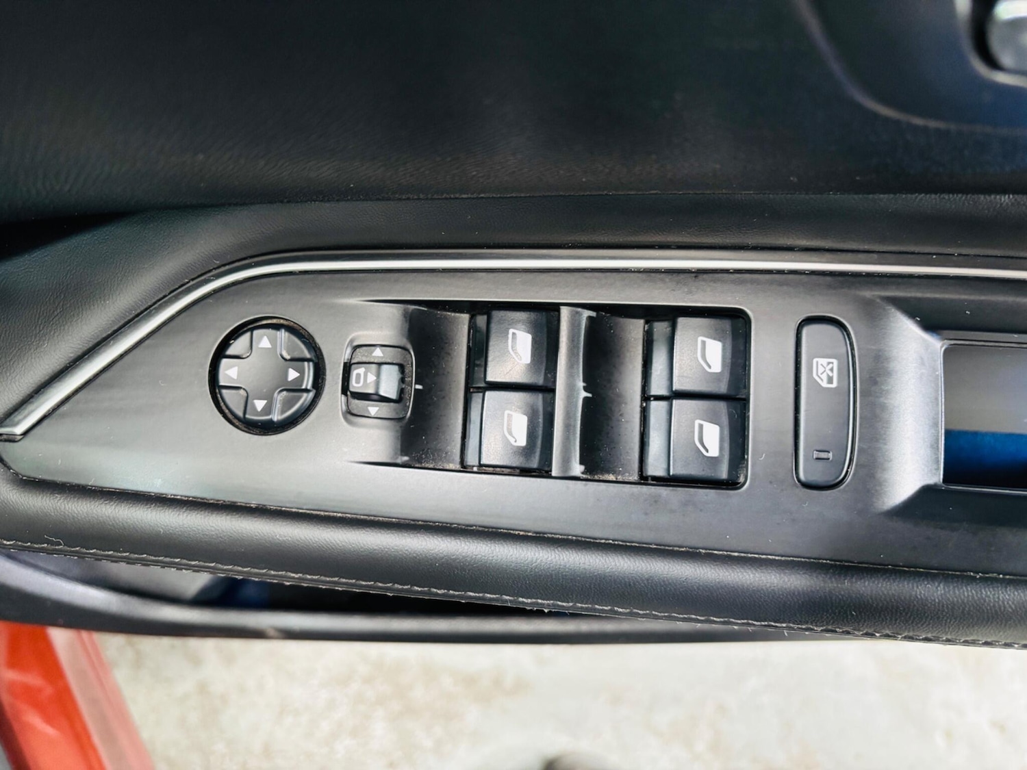 Used Peugeot 3008 2017 for sale - 76360530: Photo 17