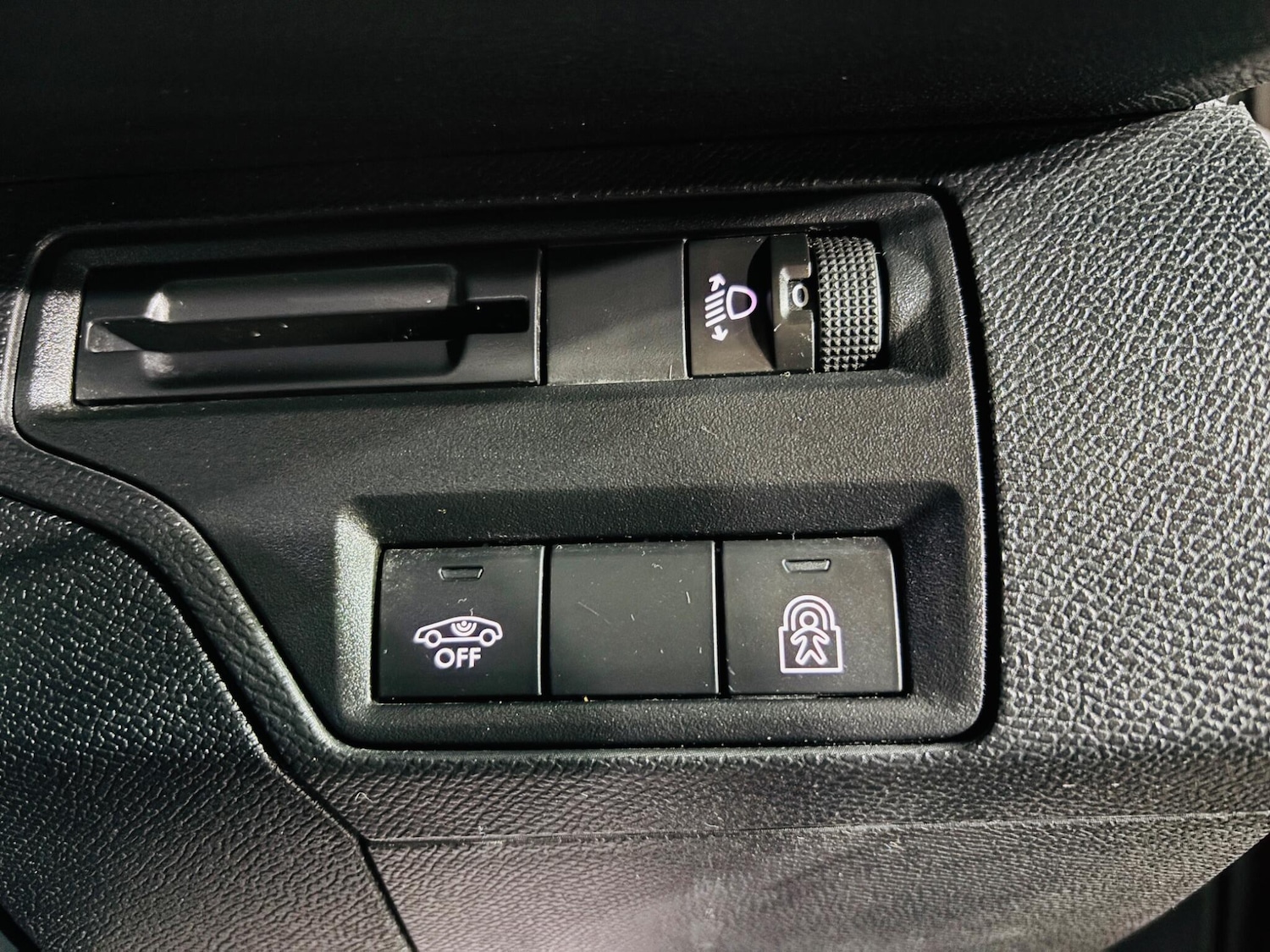 Used Peugeot 3008 2017 for sale - 76360530: Photo 18