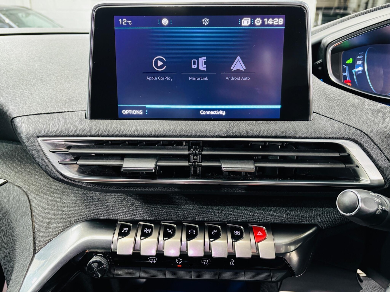 Used Peugeot 3008 2017 for sale - 76360530: Photo 26