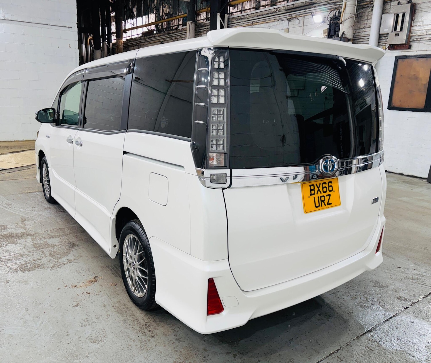 Used Toyota Voxy 2026 for sale - 77646638: Photo 7