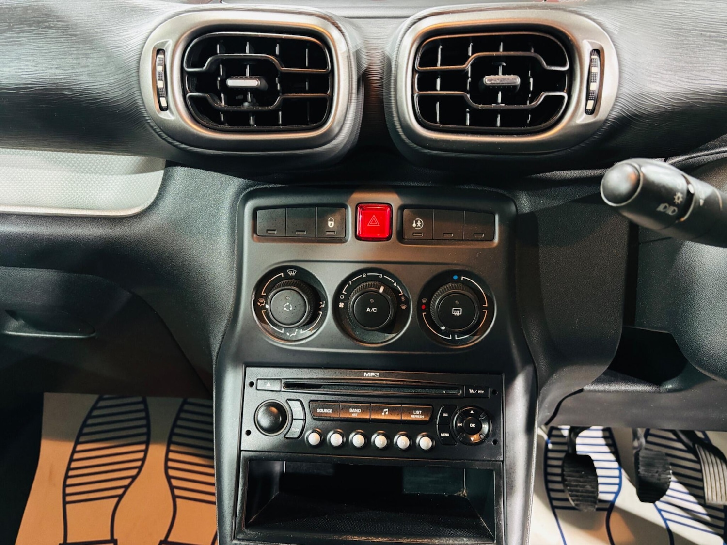 Used Citroen C3 Picasso 2009 for sale - 76667358: Photo 20