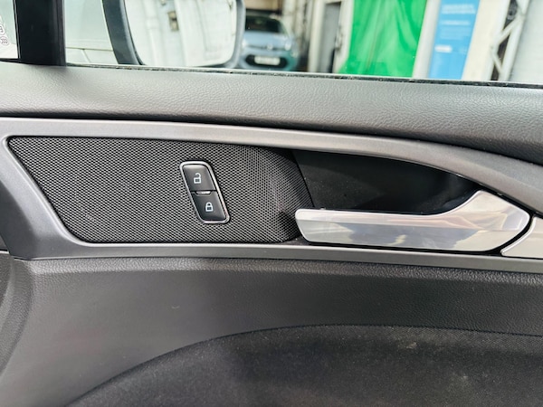 Used Ford Mondeo 2015 for sale - 76226392: Photo 18