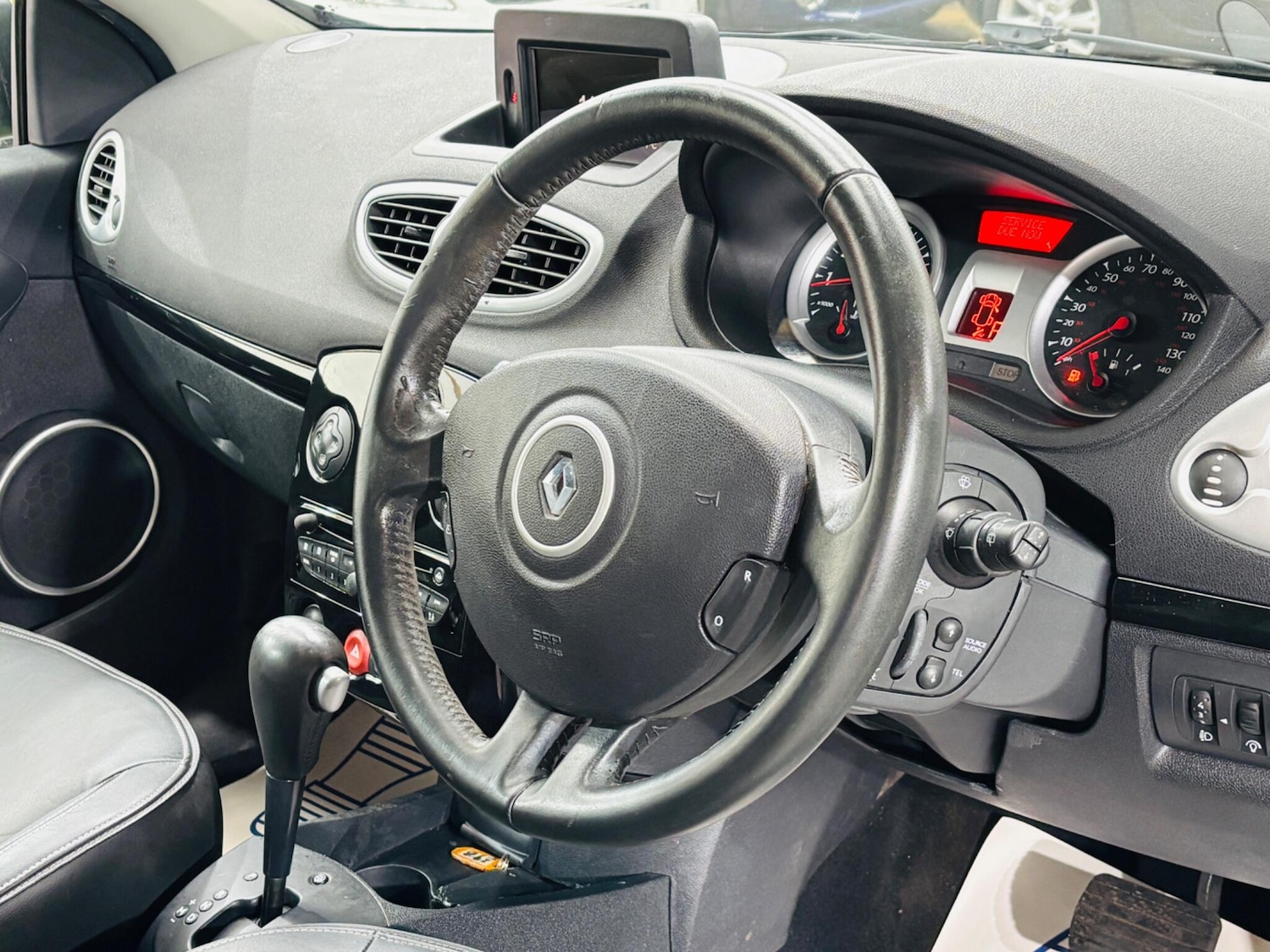 Used Renault Clio 2010 for sale - 78203907: Photo 11