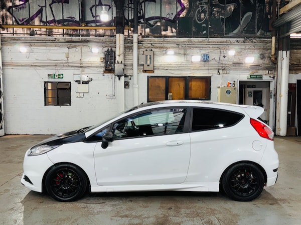 Used Ford Fiesta 2015 for sale - 75040477: Photo 9