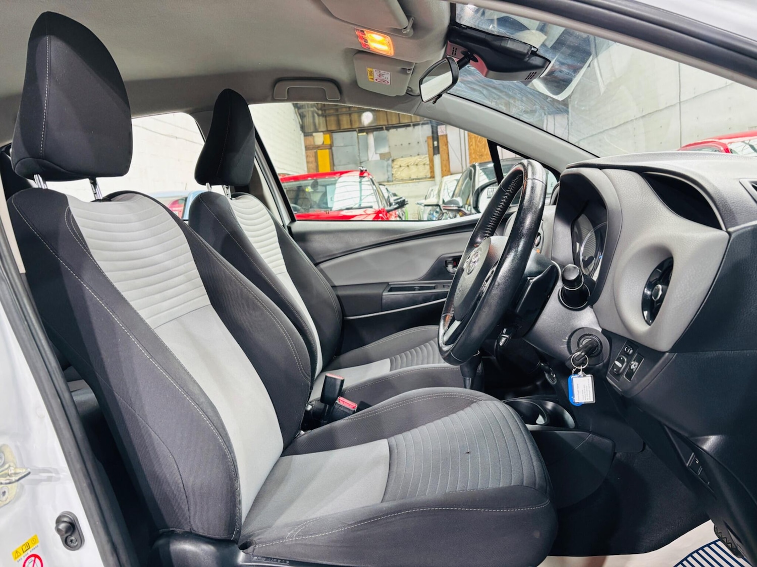 Used Toyota Yaris 2017 for sale - 76422857: Photo 13