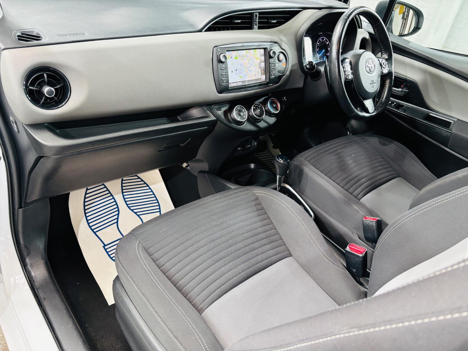 Used Toyota Yaris 2017 for sale - 76422857: Photo 14