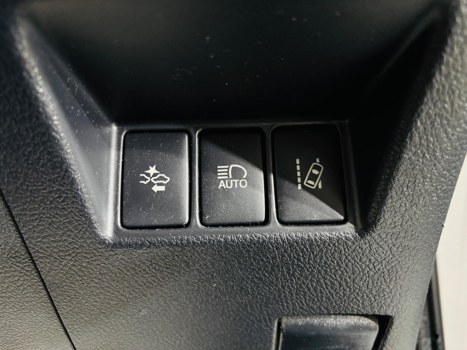 Used Toyota Yaris 2017 for sale - 76422857: Photo 19