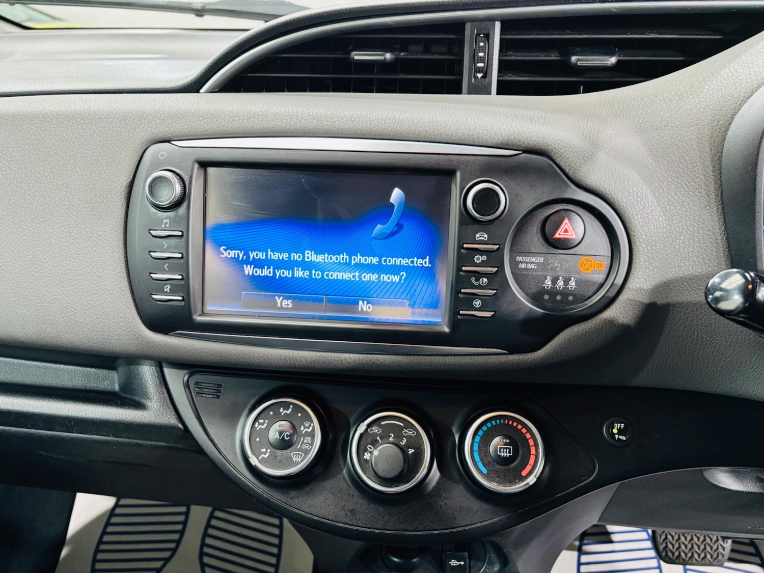 Used Toyota Yaris 2017 for sale - 76422857: Photo 28