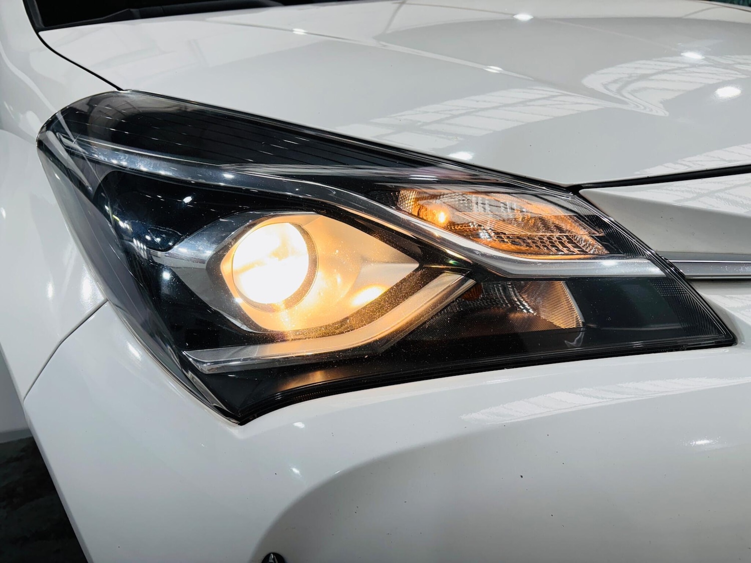 Used Toyota Yaris 2017 for sale - 76422857: Photo 32