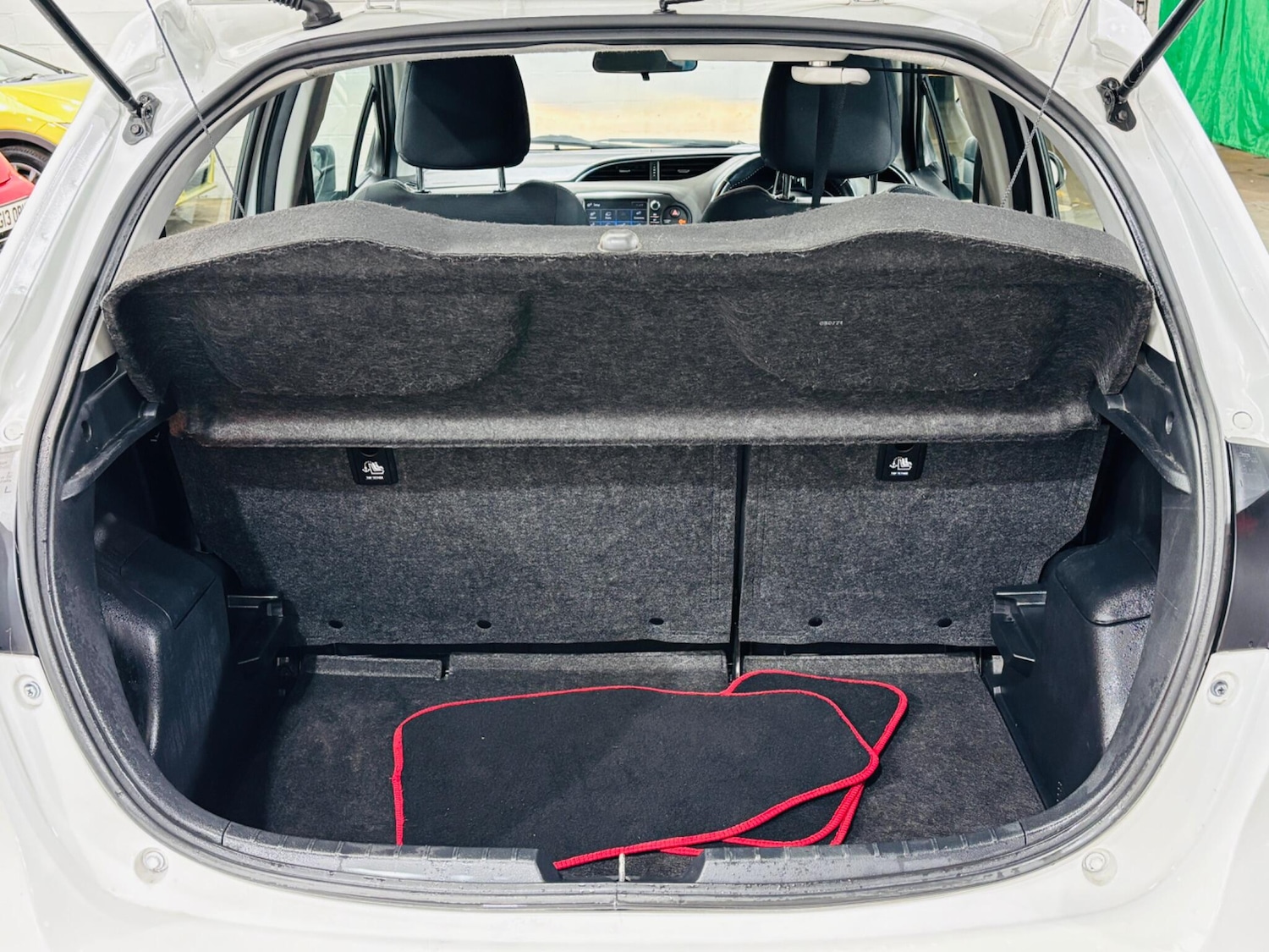 Used Toyota Yaris 2017 for sale - 76422857: Photo 36