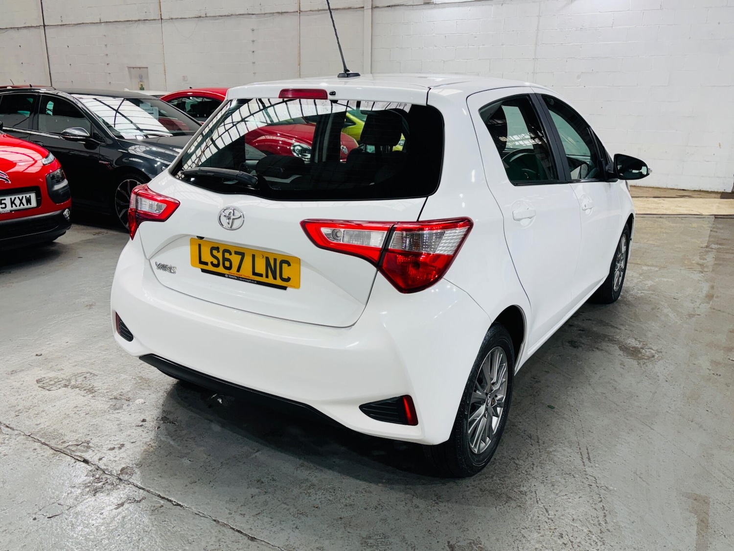 Used Toyota Yaris 2017 for sale - 76422857: Photo 5