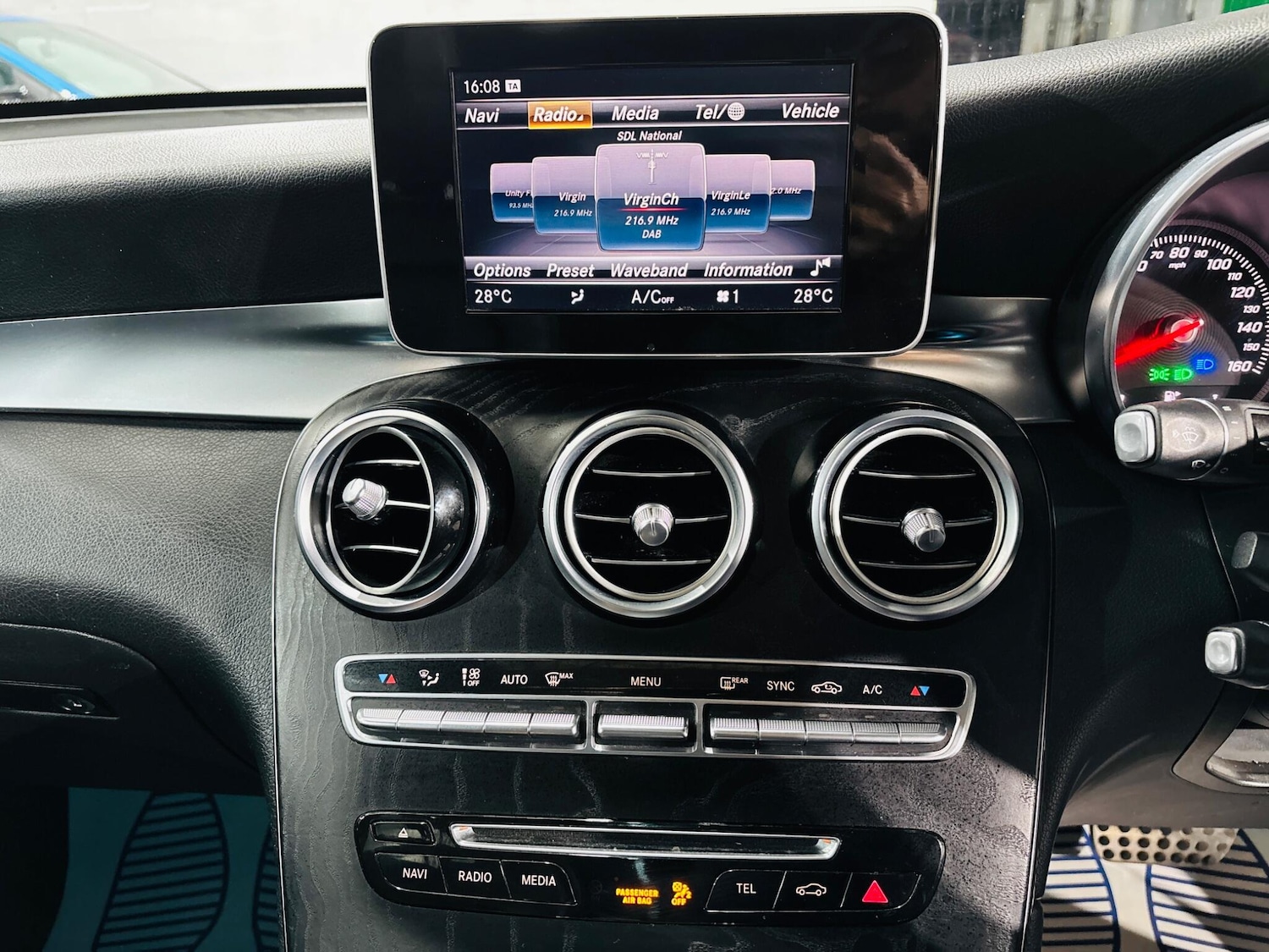 Used Mercedes-Benz GLC 2018 for sale - 76251097: Photo 24