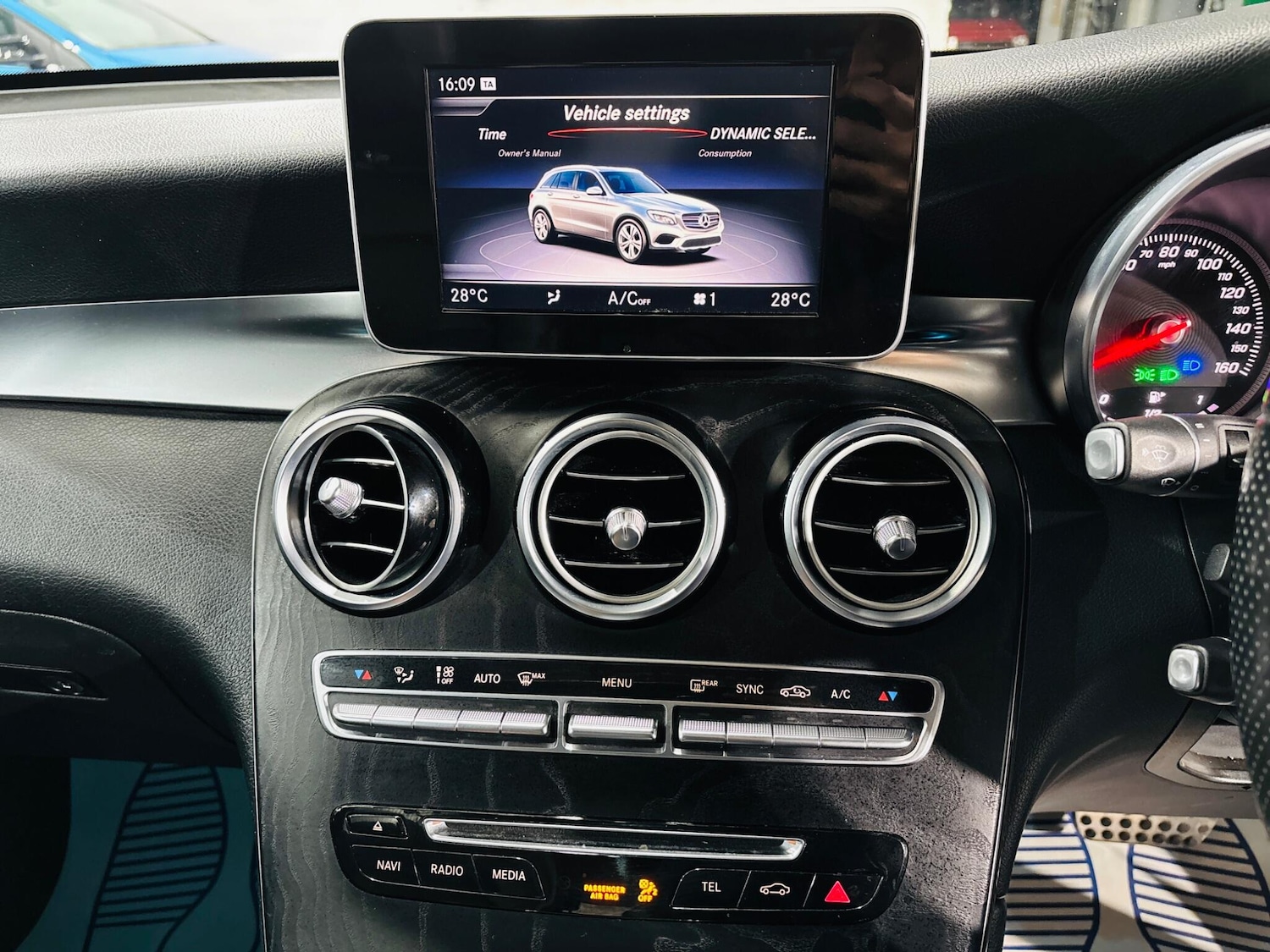 Used Mercedes-Benz GLC 2018 for sale - 76251097: Photo 28